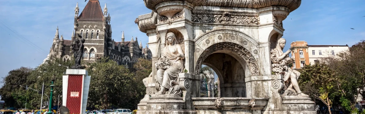 Flora Fountain Evenings: Photography, Lights & City Buzz